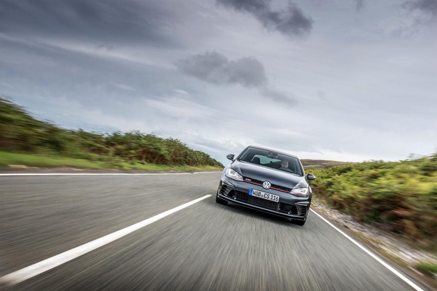  Volkswagen Golf GTi Clubsport S 2016 года  (фото 5 из 30)